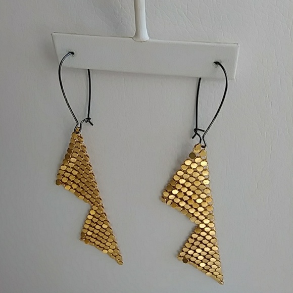 🔴SOLD Gold Edgy Swag Chainmail Dangle Earring - Picture 4 of 7